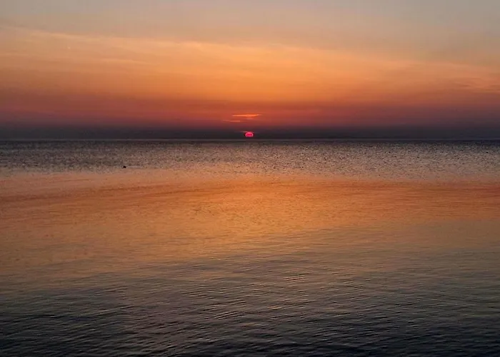 Beautiful And Romantic 2 Bedroom On The Island Aeroe